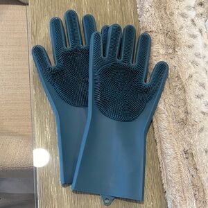 Target Blue Silicone Cleaning Gloves BRAND NEW NEVER USED